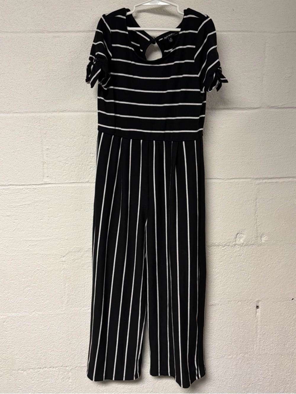 Sequin Hearts Girls Black and White Striped One-Piece Jumpsuit Size Medium